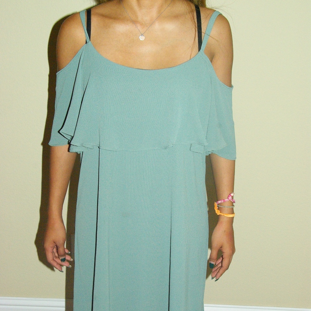 Off the shoulders dress with straps